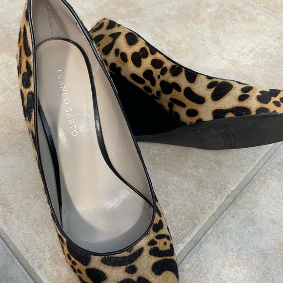 Franco Sarto Brown and Black Heels Elegant Design - Picture 5 of 5